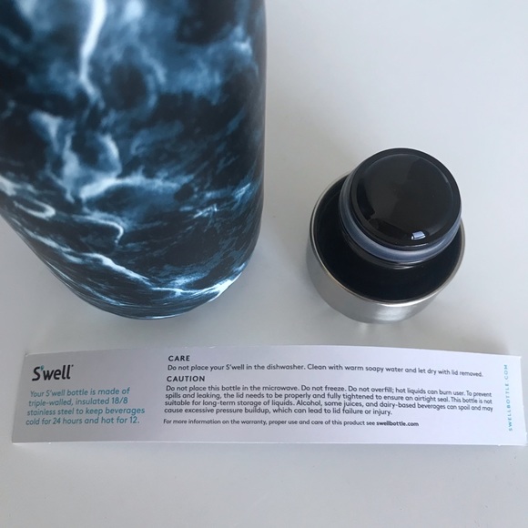 Swell Water Bottle - Picture 3 of 5